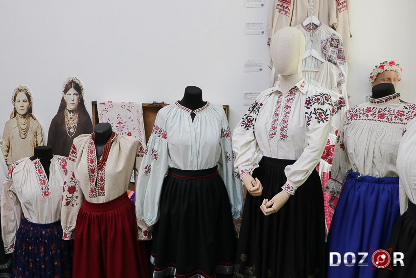 В етнолабораторії «Баба Єлька» презентували традиційні сорочки Кропивниччини (ФОТО)