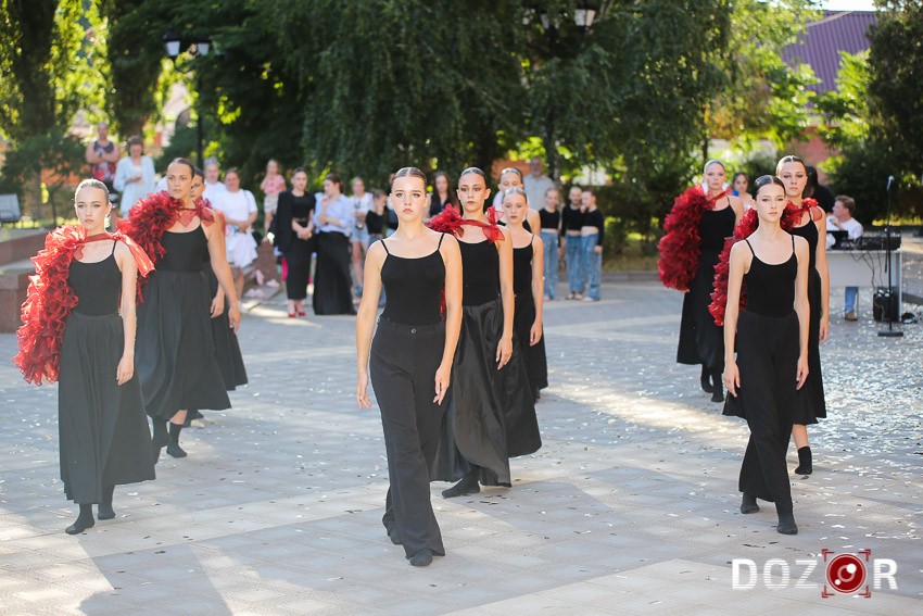 У Кропивницькому дипломи з відзнакою вручили 49 випускникам (ФОТО)