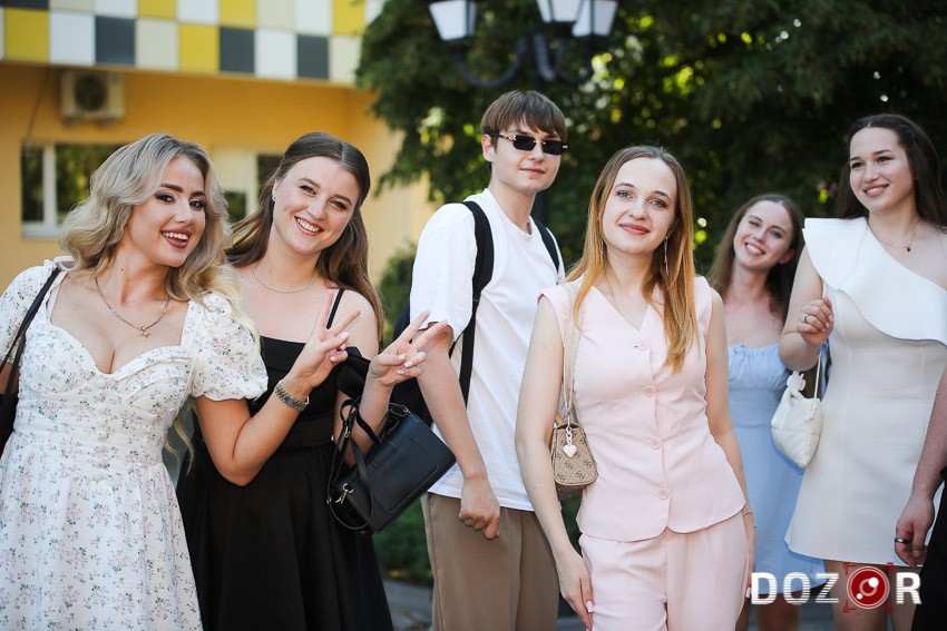 У Кропивницькому дипломи з відзнакою вручили 49 випускникам (ФОТО)