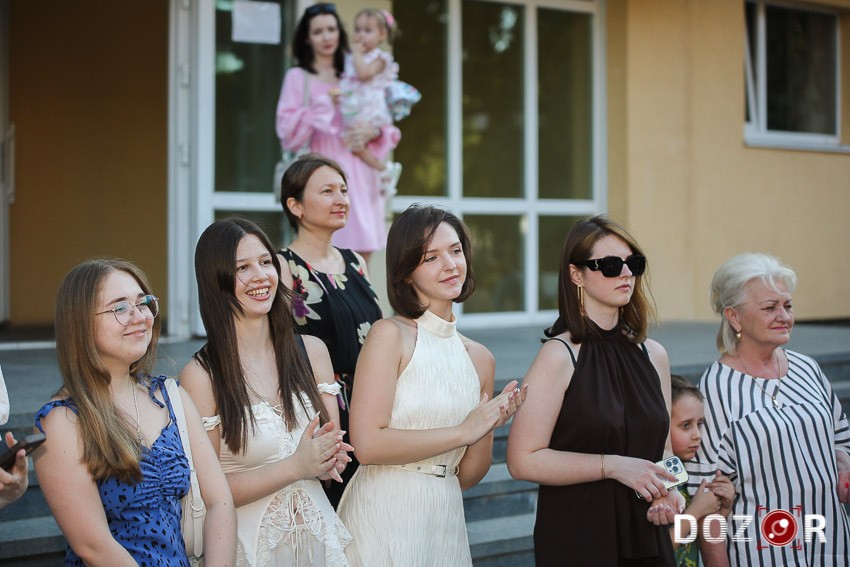 У Кропивницькому дипломи з відзнакою вручили 49 випускникам (ФОТО)