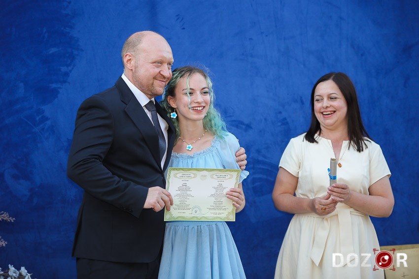 У Кропивницькому дипломи з відзнакою вручили 49 випускникам (ФОТО)