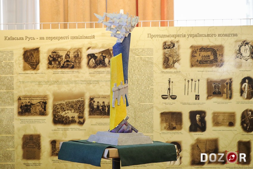 У Кропивницькому презентували макет майбутнього пам’ятника Героям Небесної сотні (ФОТО)