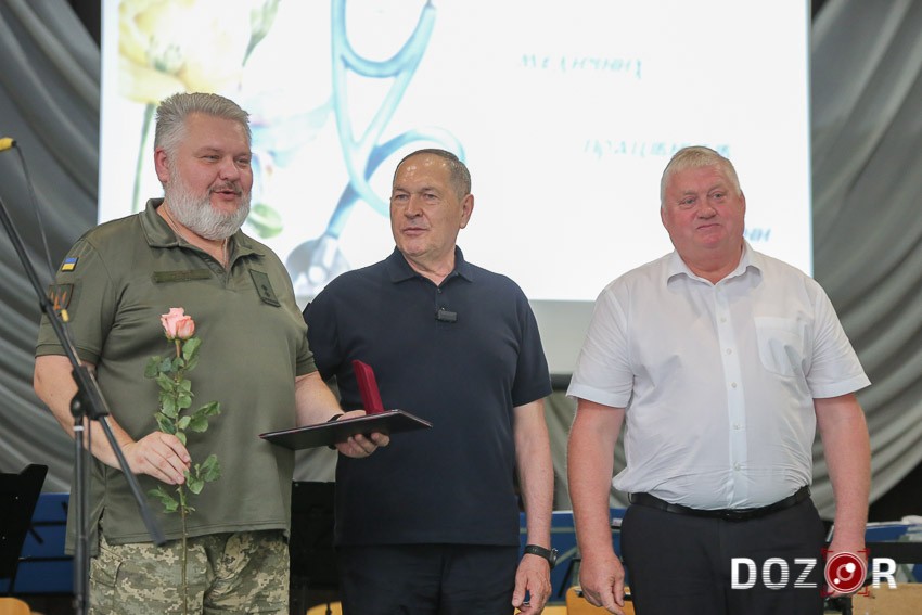 Медиків Кіровоградщини відзначили з нагоди професійного свята: хто отримав нагороди (ФОТО)