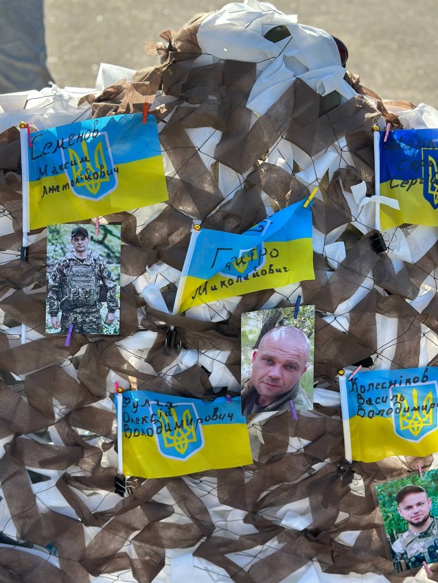 «Ми чекаємо. Ми не мовчимо»: у Помічній вийшли на акцію на підтримку полонених і зниклих безвісти захисників (ФОТО)