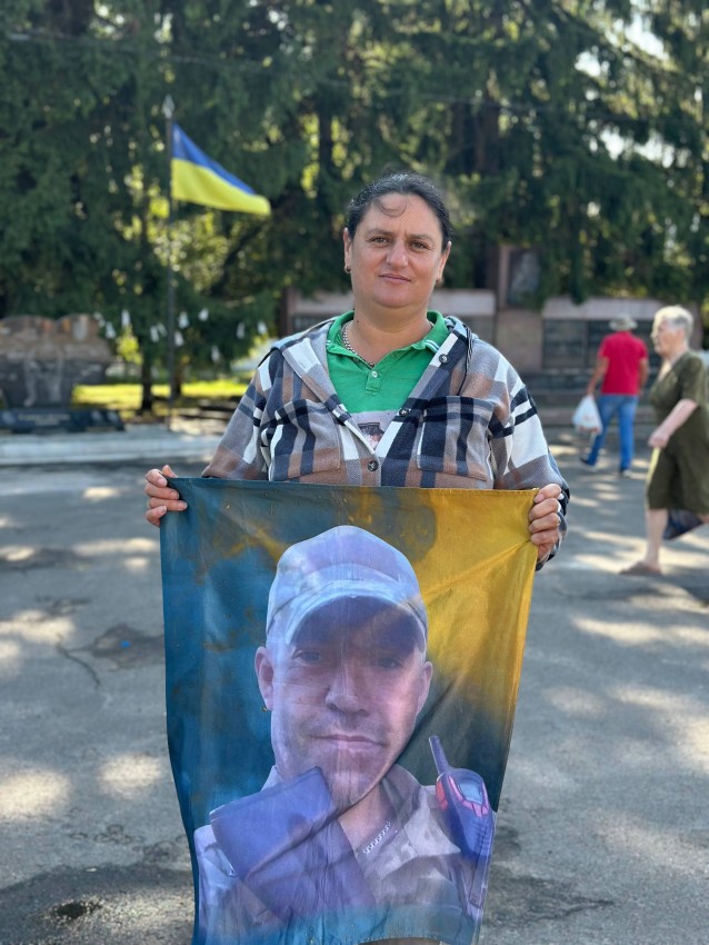 «Ми чекаємо. Ми не мовчимо»: у Помічній вийшли на акцію на підтримку полонених і зниклих безвісти захисників (ФОТО)