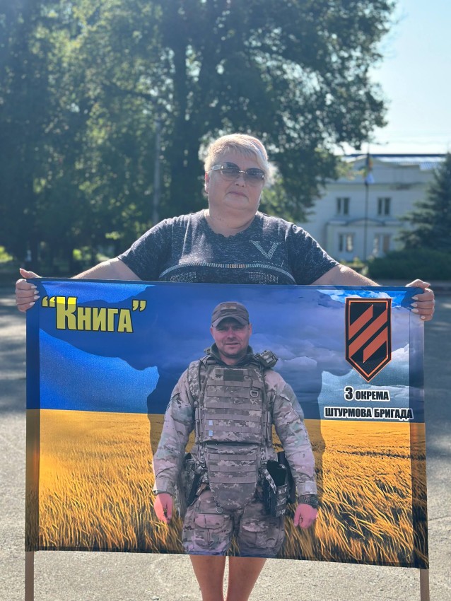 «Ми чекаємо. Ми не мовчимо»: у Помічній вийшли на акцію на підтримку полонених і зниклих безвісти захисників (ФОТО)