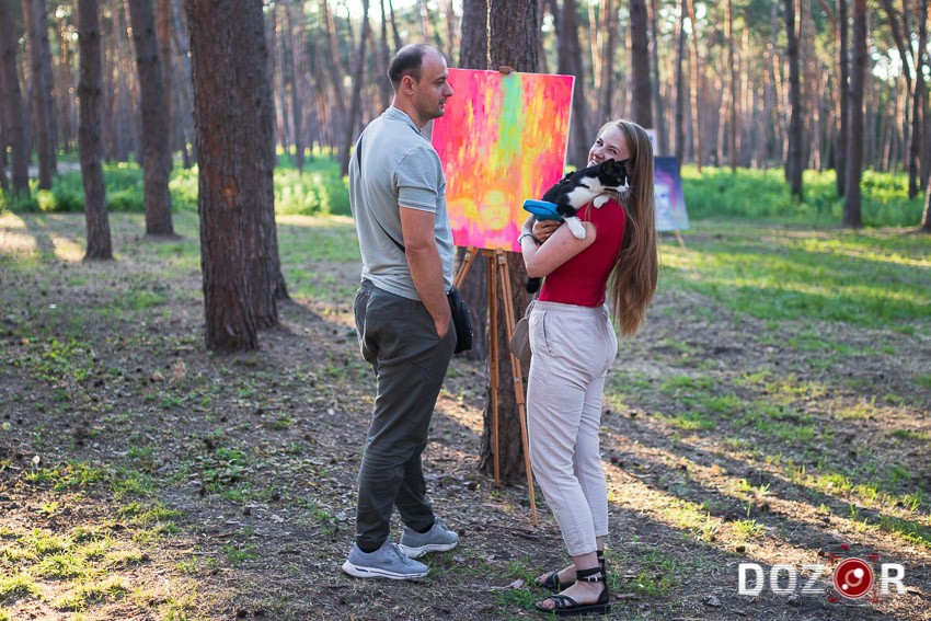 Виставка просто неба і картини з міжнародною історією: у Кропивницькому відбулася арт-подія художниці Аліни Ліндау (ФОТО)