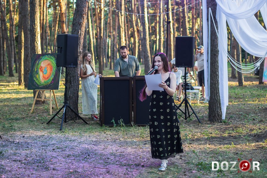 Виставка просто неба і картини з міжнародною історією: у Кропивницькому відбулася арт-подія художниці Аліни Ліндау (ФОТО)