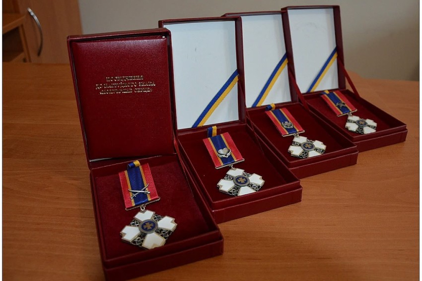 Кропивничанам-Захисникам України вручать відзнаки "Полум'яне серце"