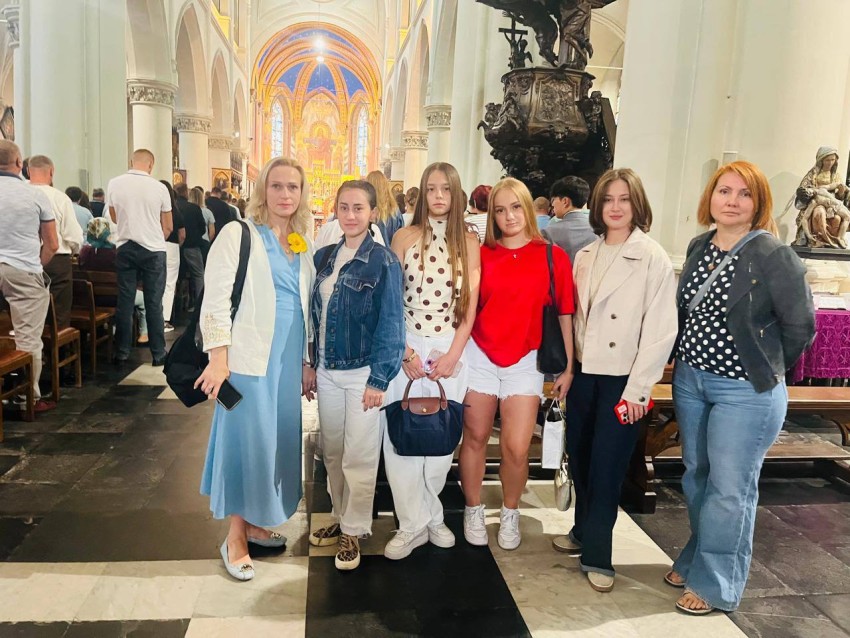 З українським танцем Європою: кропивницька «Аеліта» підкорила глядачів у Бельгії та Нідерландах (ФОТО)