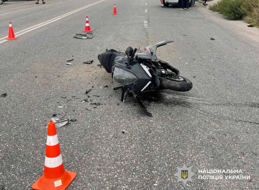 ДТП у Кропивницькому: зіткнулися автомобіль та мотоцикл