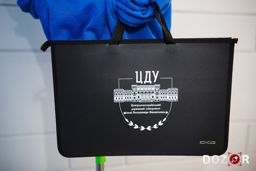 У Центральноукраїнському державному університеті відкрили історичну експозицію та університетський Brand Store (ФОТО)