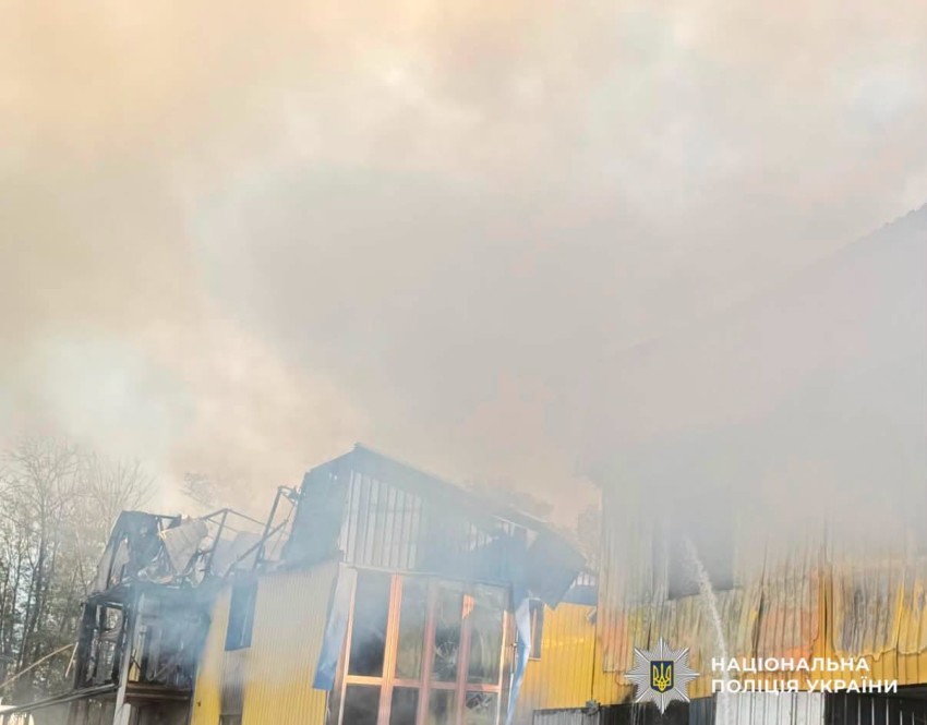 Поліцейські документують наслідки російського удару по Кропивницькому
