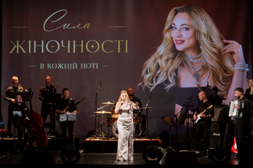 У Кропивницькому солістка обласної філармонії Іванна Неділенко презентувала нову концертну програму (ФОТО)