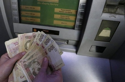 За крадіжку грошей із чужої картки житель Кіровоградщини проведе у в’язниці понад п’ять років